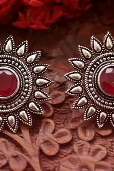 Red onyx studs