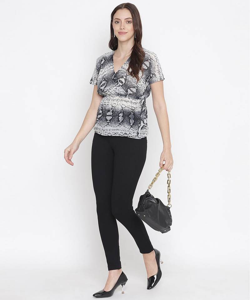 Wellbler Black abstract print women top