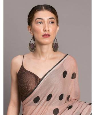 Suta Women Beige & Black Polka Dots Printed Pure Cotton Saree 5