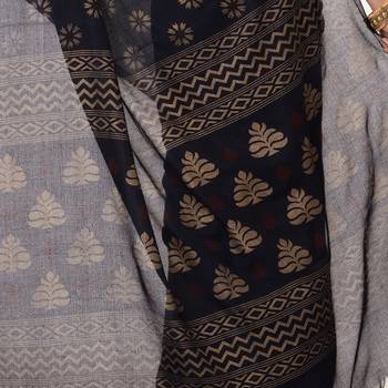 Black hand woven bengal handloom saree with blouse 4