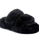 Burrow-In Indoor Fur Flats in Black