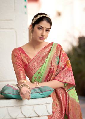 Light green woven kanchipuram silk saree with blouse 2