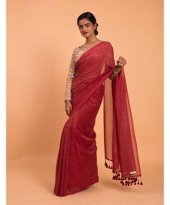 Suta Red & Gold Stripes Woven Zari Pure Cotton Handloom Saree 2