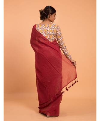 Suta Red & Gold Stripes Woven Zari Pure Cotton Handloom Saree 4