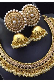 Multicolor necklaces