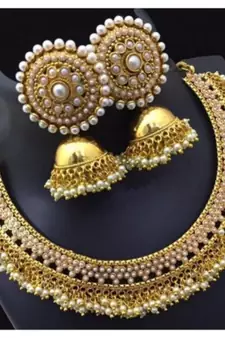 Multicolor necklaces