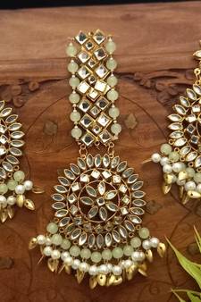 Green Copper Base Gold Plated Kundan Light Weight Earrings Maangtika Set Combo