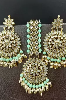 Green Copper Base Gold Plated Kundan Light Weight Earrings Maangtika Set Combo