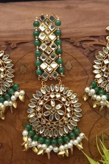 Green Copper Base Gold Plated Kundan Light Weight Earrings Maangtika Set Combo