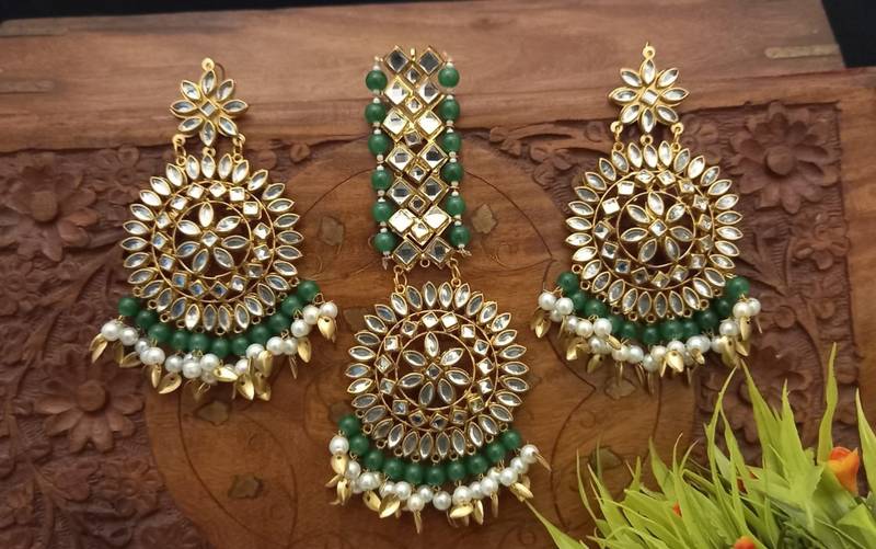 Green Copper Base Gold Plated Kundan Light Weight Earrings Maangtika Set Combo