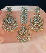 White Copper Base Gold Plated Kundan Light Weight Earrings Maangtika Set Combo