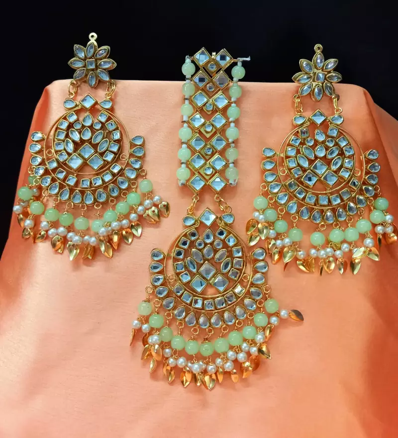 Green Copper Base Gold Plated Kundan Light Weight Earrings Maangtika Set Combo