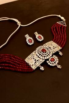 Maroon American Diamond Onyx Semi Precious Stone Beading Choker Necklace Set
