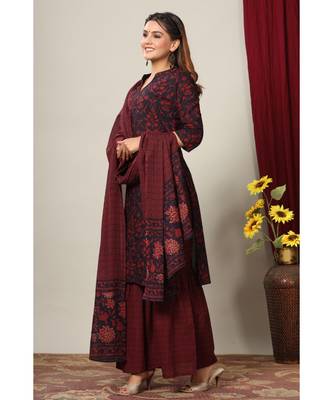 Women's Cotton Floral Print Straight Kurta Sharara Dupatta Set 2