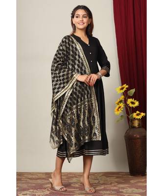 Womens Rayon Solid Print Anarkali Kurta with Dupatta 4