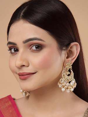 Gold pearl earrings 1
