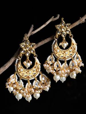 Gold pearl earrings 2