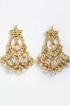 Gold pearl earrings