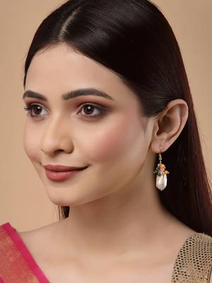 Pink pearl earrings 1
