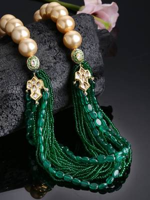 Green pearl necklaces 2