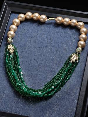 Green pearl necklaces 5