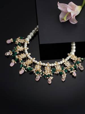 Green pearl necklaces 2