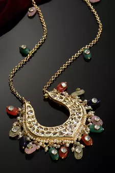 Gold pearl necklaces