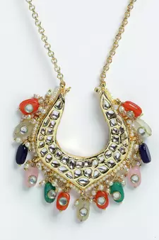 Gold pearl necklaces