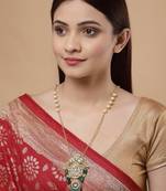 Green pearl necklaces