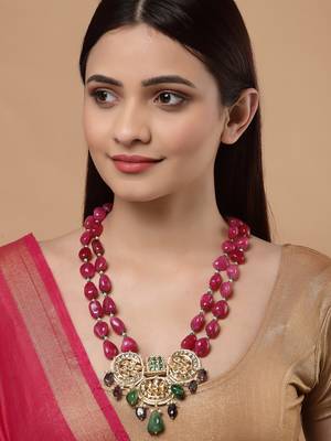 Red pearl necklaces 1