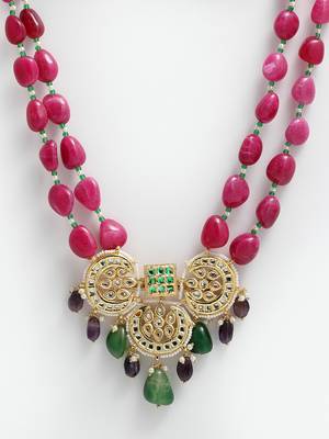 Red pearl necklaces 4