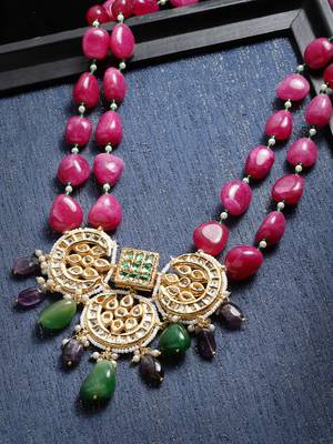 Red pearl necklaces 5
