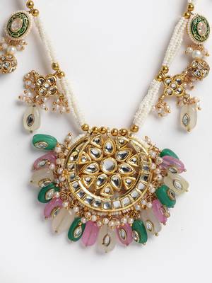 Green pearl necklaces 4