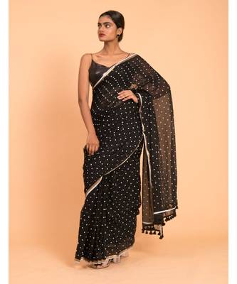Suta Black & White Polka Dots Printed Pure Cotton Saree With Zari Border 2