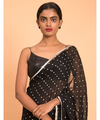 Suta Black & White Polka Dots Printed Pure Cotton Saree With Zari Border 5