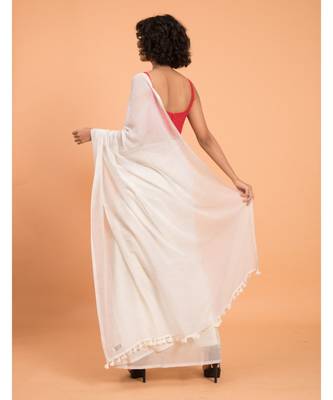 Suta Women White Solid Pure Cotton Saree 4