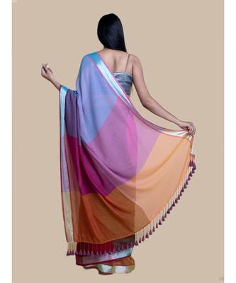 Multicolred And Zari Border  Cotton Handloom Saree 5