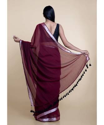 Maroon And Zari Border  Cotton Handloom Saree 4