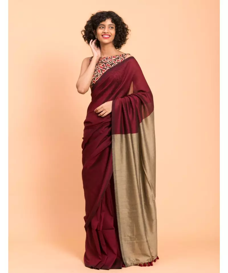 Suta Women Maroon Colorblocked Cotton Blend Saree