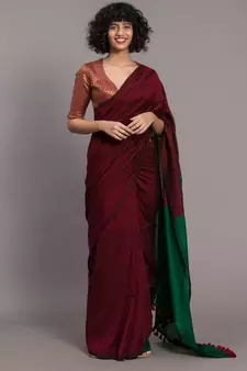 SutaWomen Maroon Green Colourblocked Cotton Blend Saree