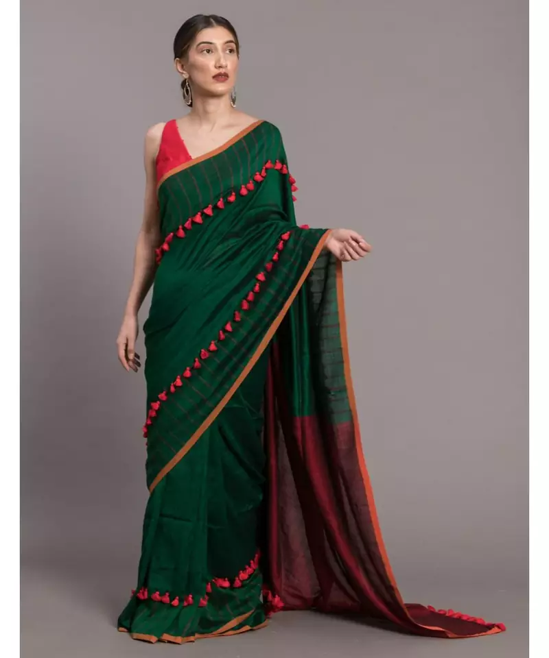 Suta Green & Red Cotton Acrylic Colourblocked Tassled Saree