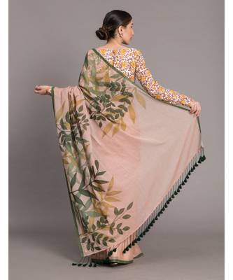 Suta Beige  Green Printed Pure Cotton Hand Painted Saree 5