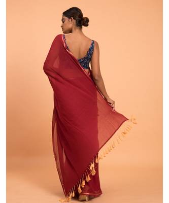 Suta Red Gold-Toned Zari border Pure Cotton Solid Saree 4