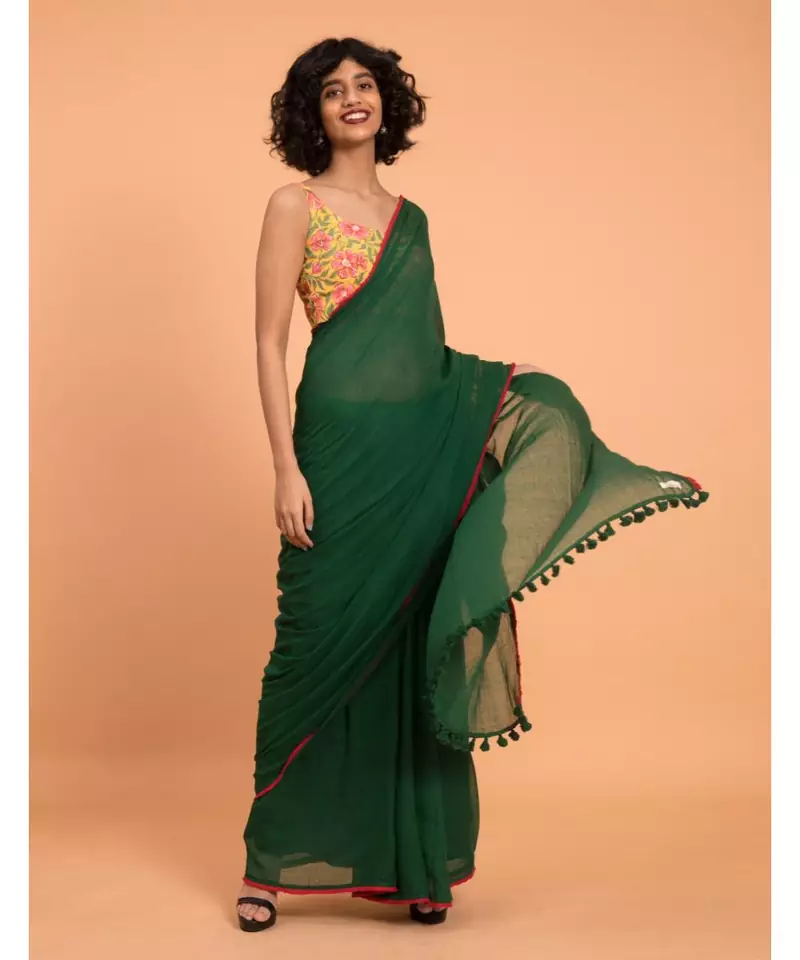 Suta Green & Red Solid Pure Cotton Saree