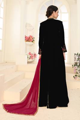 Black embroidered faux georgette salwar 4